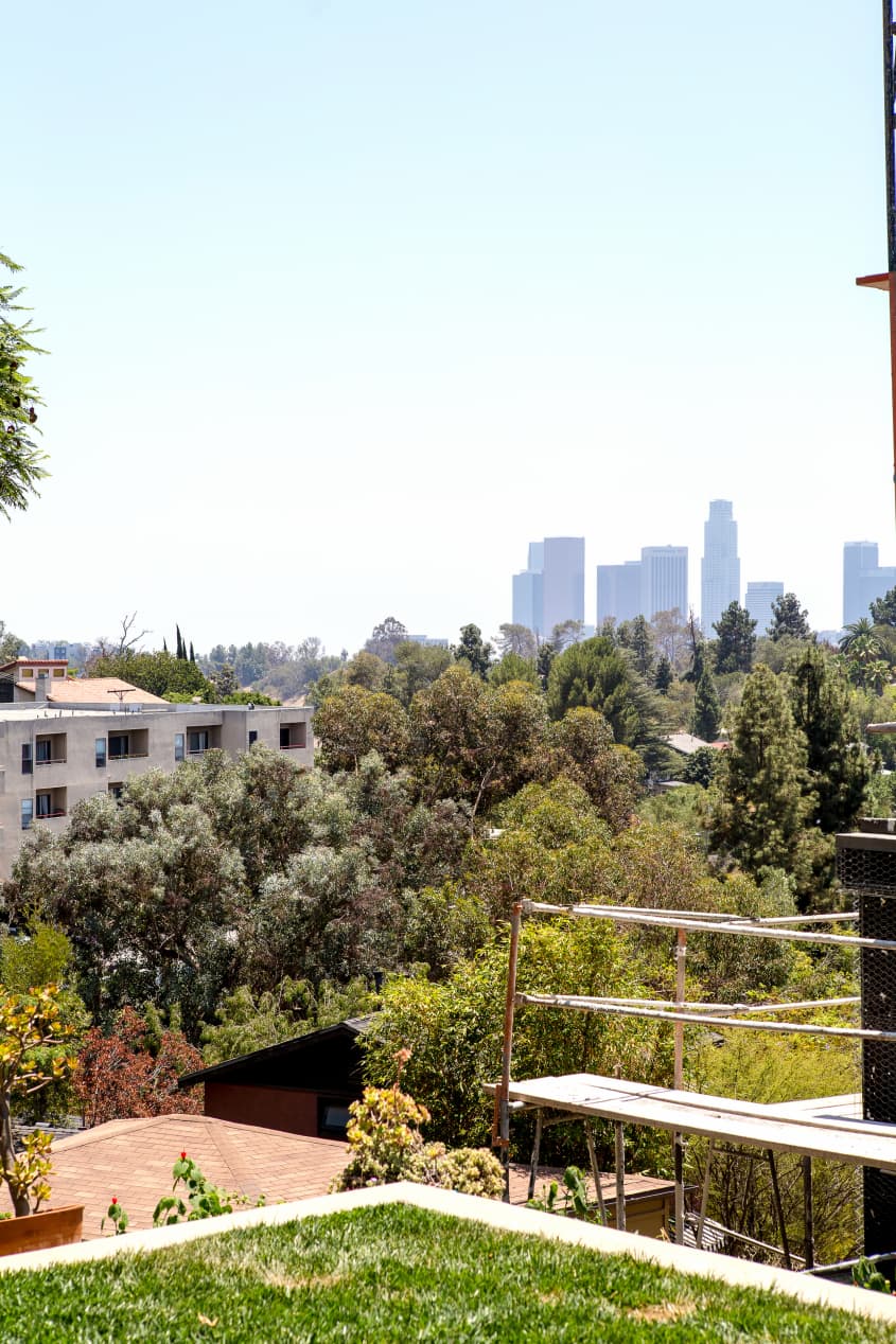 House Tour A Modern MashUp in an Echo Park Bungalow Apartment Therapy